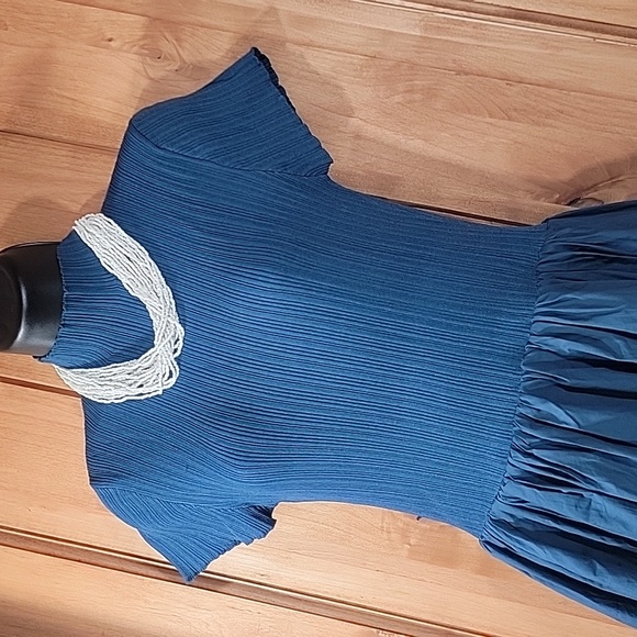 En Saison Elegant Maxi Dress - Picture 3 of 14